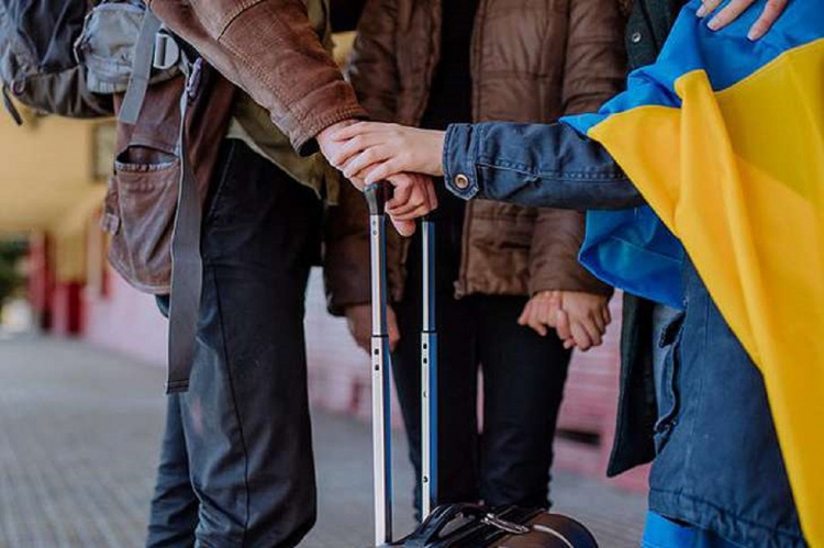 Переселенців з 1 липня 2025 року чекають зміни: все про довідки ВПО, статус та виплати