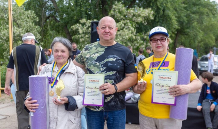 Майже півтисячі кам’янчан пробігли сьогодні вулицями міста: спортивний захід присвятили захисникам