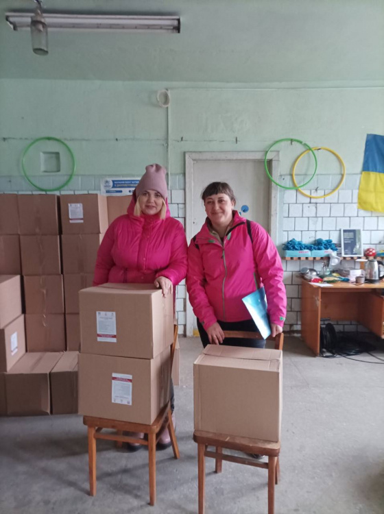 Зустріли весну добрими справами: 920 родин з Авдіївки та Очеретиного отримали допомогу у Кам'янському