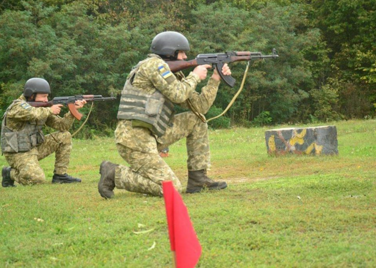 Тиждень у Кам'янському чутно постріли - що відбувається