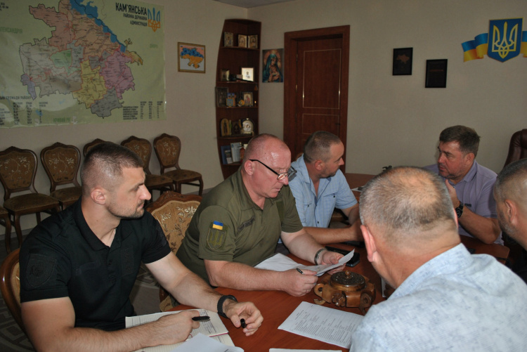 У Кам’янському посилюють мобілізаційну роботу: що вирішили на нараді з поліцією та РТЦК