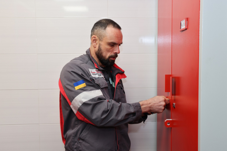 Турбота про захисників виробництва: газорятівники Каметсталі отримали модернізовані побутові приміщення