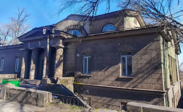 У Кам'янському занедбану історичну будівлю перетворять на сучасний культурний простір (ФОТО)