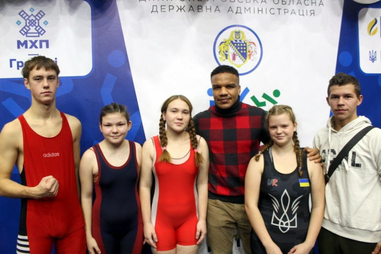 Єдиноборців з Кам'янського району підтримав олімпійський чемпіон Жан Беленюк 