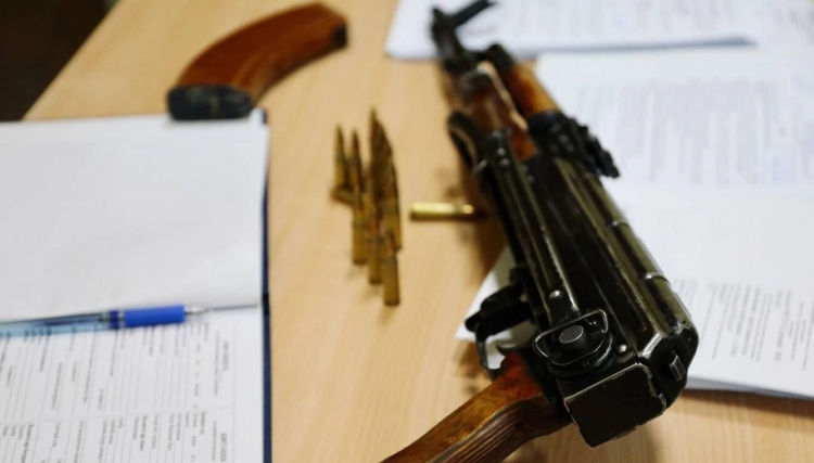 У Кам'янському районі активно легалізують арсенали