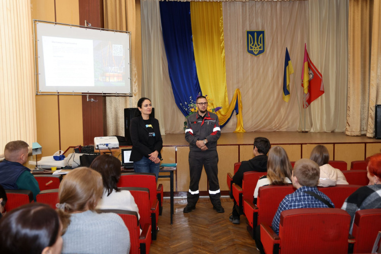 Перше робоче місце на Каметсталі: 50000 гривень підтримки та досвід від випускників коледжу