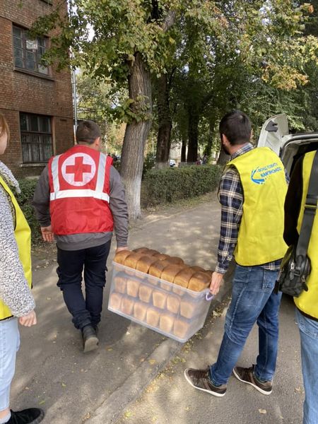 Підтримка в скрутний час: волонтери Кам'янського допомогли ВПО