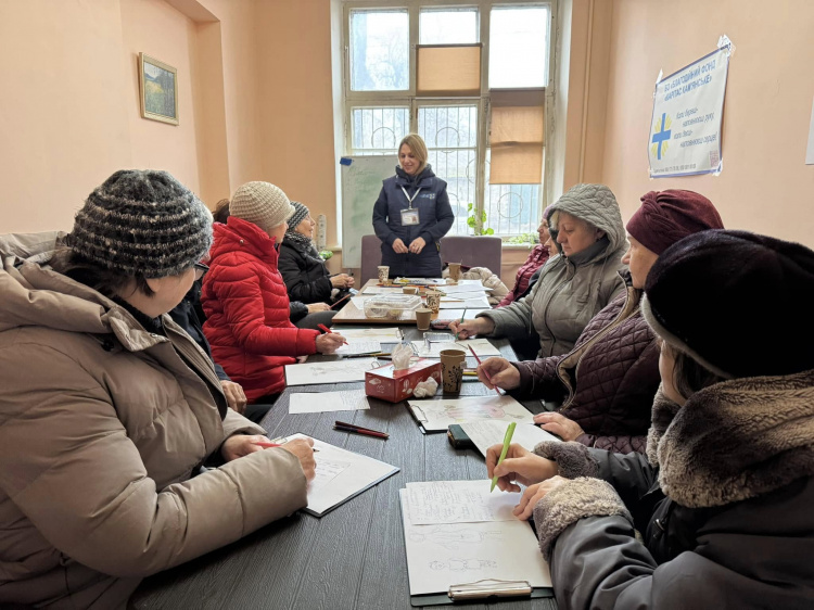 Смаколики та розмови з психологом: «Карітас Кам’янське» всебічно підтримує нужденних