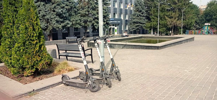 Петиція про обмеження використання електросамокатів 