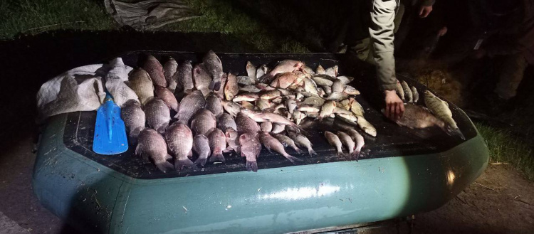 На Кам’янському водосховищі спіймали браконьєра з уловом майже на сто тисяч гривень