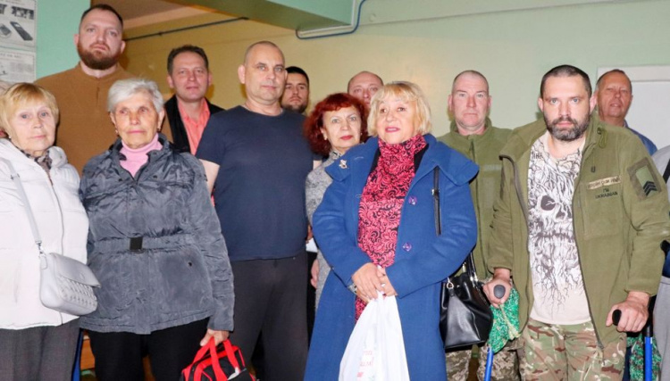 Захисники України отримали турботу та підтримку від ветеранів металургійного комбінату Каметсталь