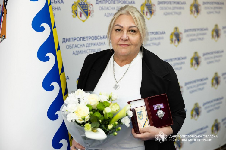Від медсестри до гірника: на Дніпропетровщині нагородили героїв тилу