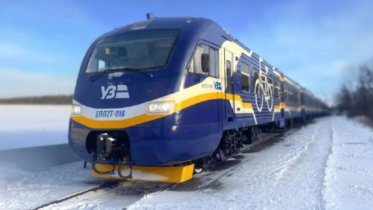 Зміни в русі поїздів на Дніпропетровщині: які рейси скасовано у святкові дні