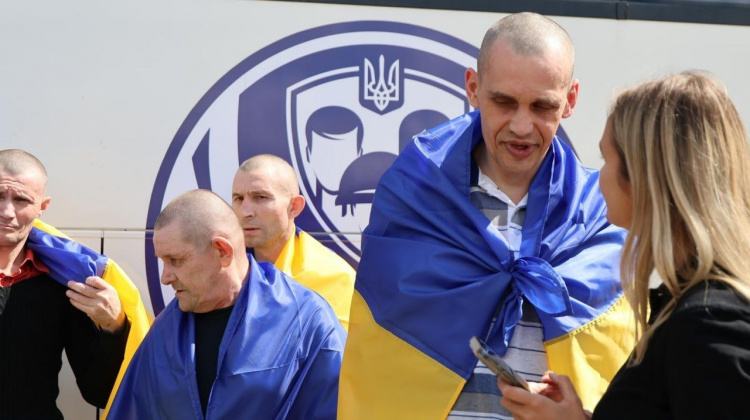 Довгоочікуване повернення: серед 103 звільнених з полону - 13 захисників з Дніпропетровщини