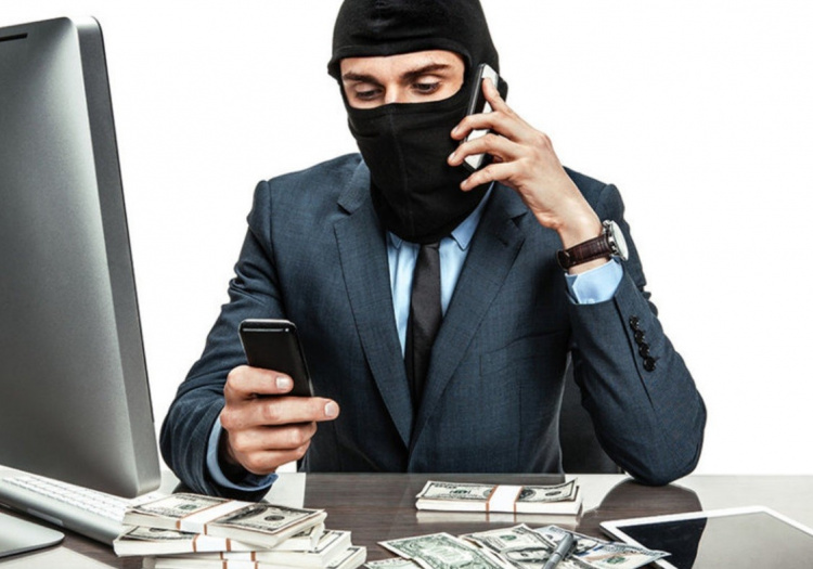 Поліція Дніпропетровщини попередила про нові телефонні злочинні схеми - деталі