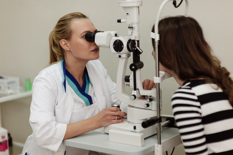 Блекаут краде зір: як Дніпропетровщина бореться з несподіваною медичною катастрофою