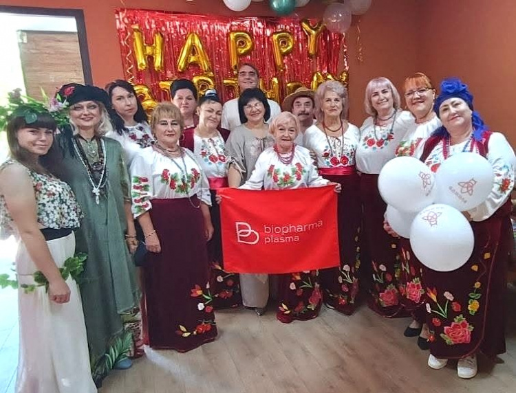 Подарунки, нагороди та легендарна каша: як у Карнаухівці святкували 75-річний ювілей Будинку культури