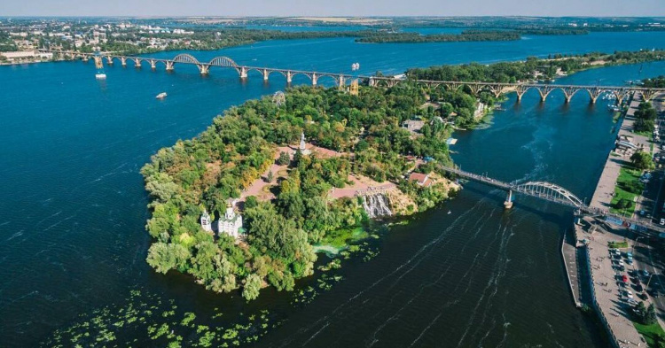 Монастирський острів у Дніпрі
