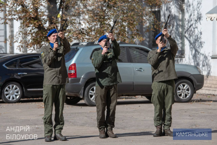 У Кам’янському встановили меморіал на честь загиблих воїнів