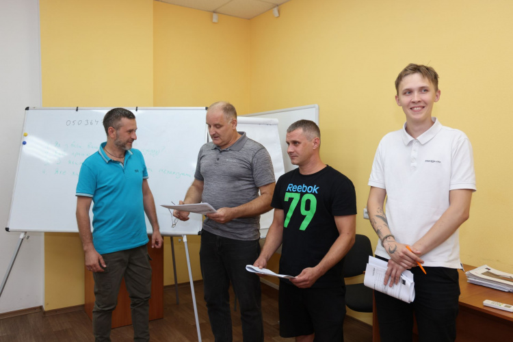 Новий рівень безпеки: керівників Каметсталі навчають працювати з рухомими механізмами