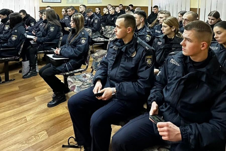 Поліцію Кам’янського посилили стажерами-курсантами закладів вищої освіти системи МВС