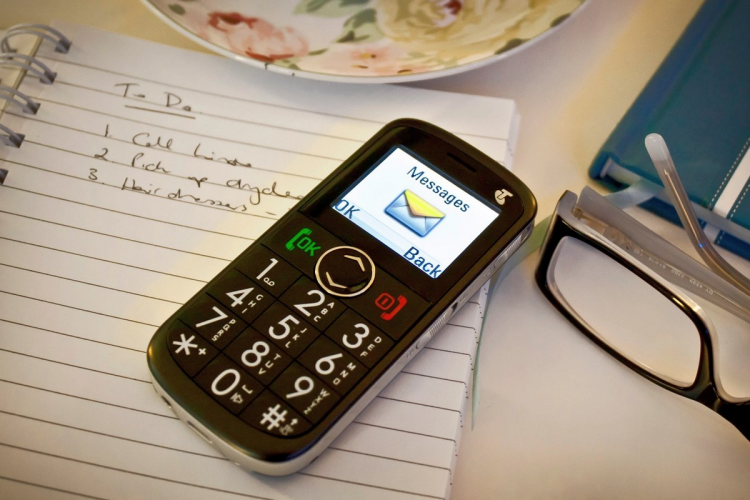 Децифровізація 2026: чому українці все частіше обирають кнопкові телефони