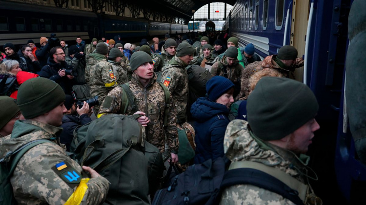 Зниження призовного віку та  електронні повістки - Кабмін оприлюднив законопроєкт щодо мобілізації