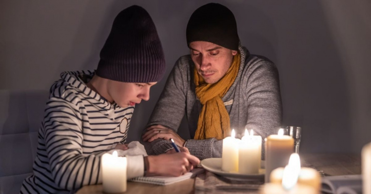 У Кам'янському у п'ятницю, 17 жовтня, вимикатимуть світло: графік та адреси відключень