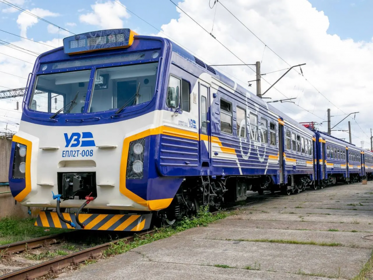 Пільги від Укрзалізниці: хто у 2025 році може їздити потягами безкоштовно чи зі знижкою
