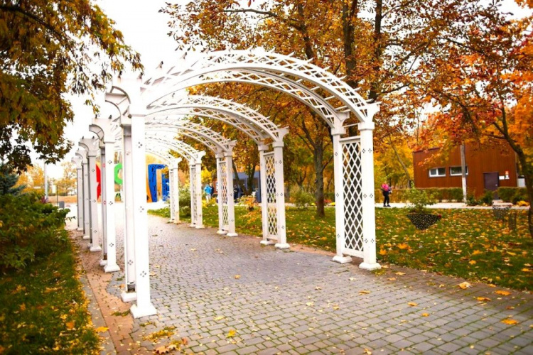 На Дніпропетровщині початок тижня ще нагадуватиме літо