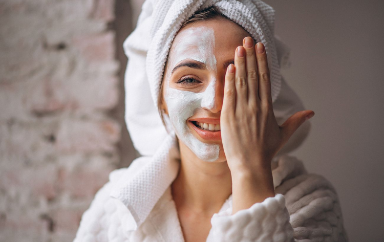 Як уникнути сухості шкіри взимку: прості домашні засоби