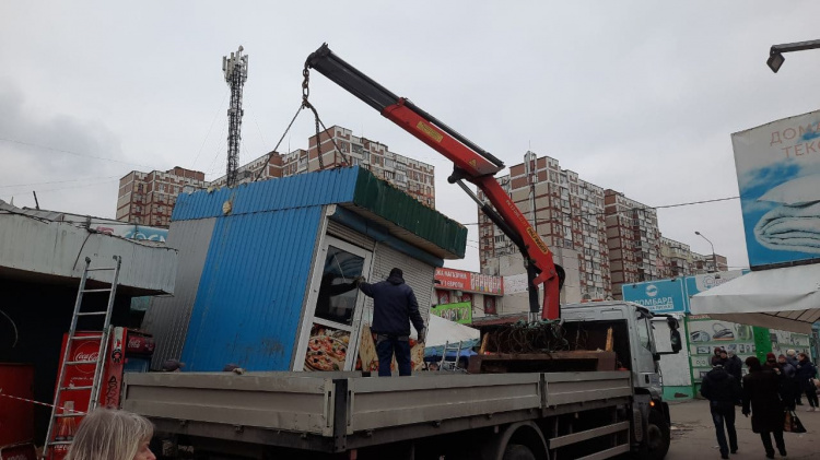 Споруди поза законом - у Кам'янському демонтують об'єкти, встановлені без дозволів