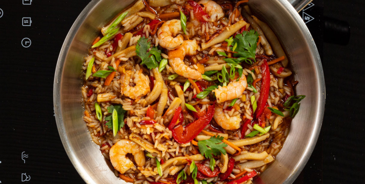 Приготуйте ароматний рис з морепродуктами — ресторанна страва за 20 хвилин