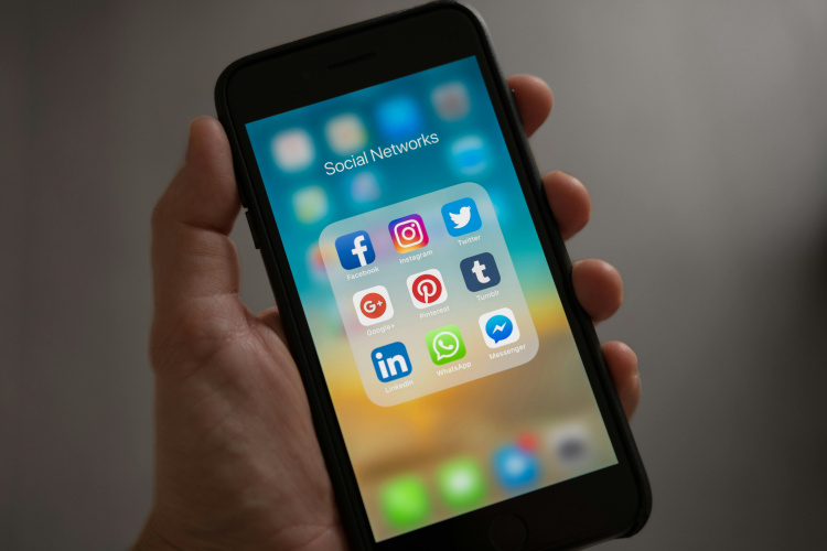 Як вимкнути рекламу в застосунках і браузері на Android та iOS: прості поради