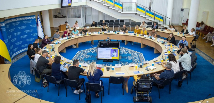 Рада волонтерів при Дніпропетровській ОВА оновила склад і визначила пріоритетні напрями роботи - подробиці