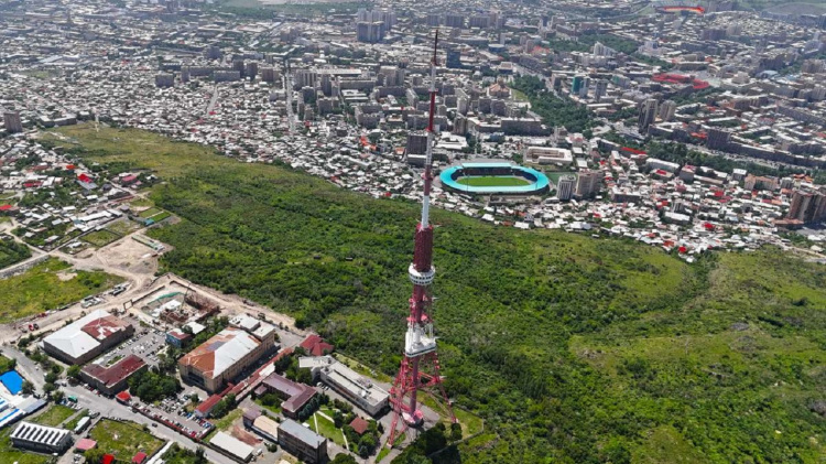 Світлові дизайнери з Дніпра встановили унікальну медіа-арт-інсталяцію на одній з найвищих телевеж Європи