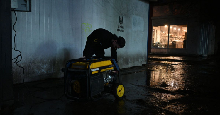 Блекаут 2025: як працювати у відключення електрики – практичні гаджети та лайфхаки для виживання