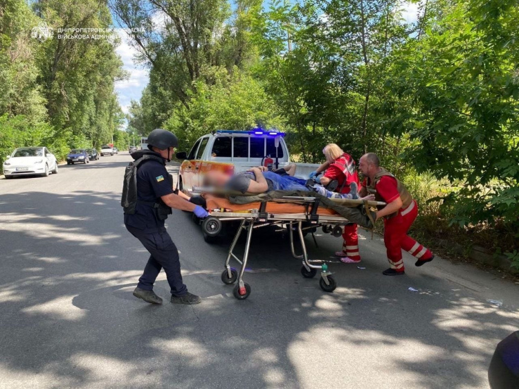 Під час масованої атаки на Дніпропетровщину у Кам'янському районі загорілося поле ячменю