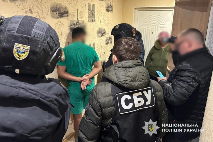 У Кам’янському шахраї видурили майже 3 мільйони гривень у родичів полонених і зниклих безвісти військових