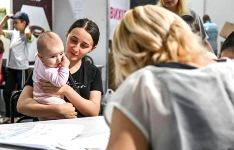 Виплати дітям ВПО повернуть «заднім числом»: уряд оновив умови допомоги