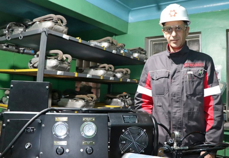Сучасне обладнання для безпеки співробітників Каметсталь: в експлуатацію вводять новий кисневий компресор