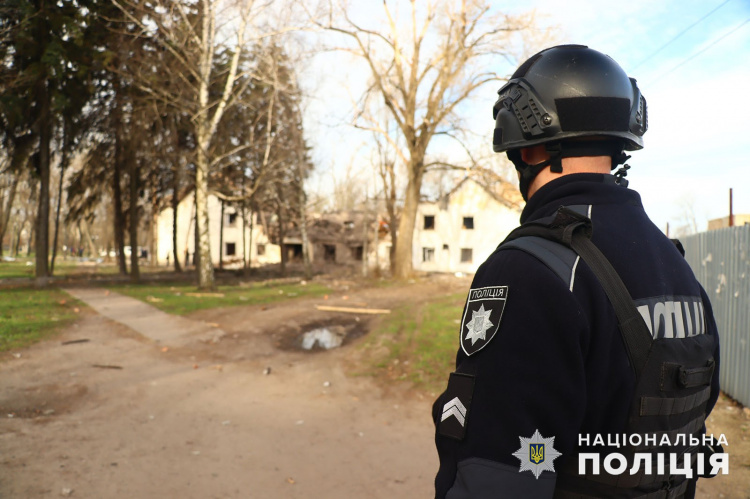 Поліцейські Кам'янського району вилучили понад 500  підакцизних літрів алкоголю та 6 тисяч тютюнових виробів 