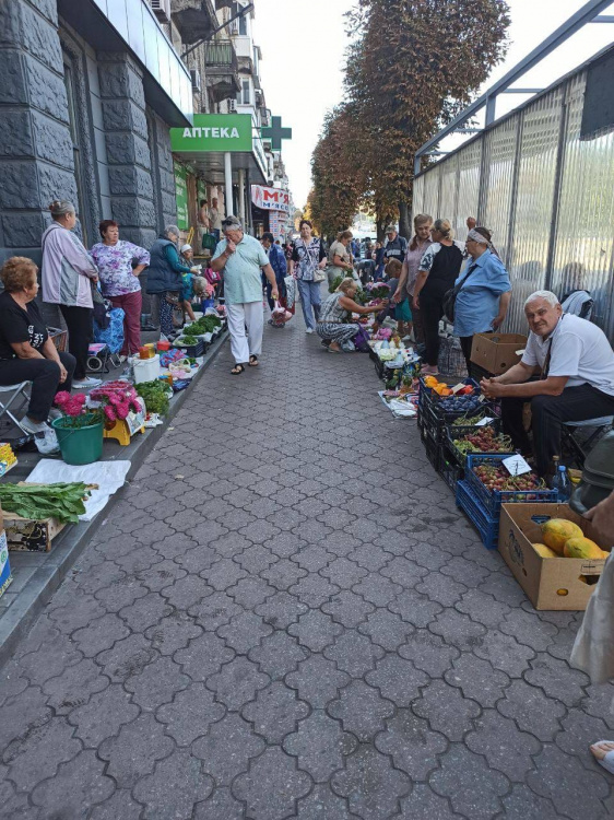 Стихійну торгівлю у Кам'янському ліквідовано - у місті пройшов рейд