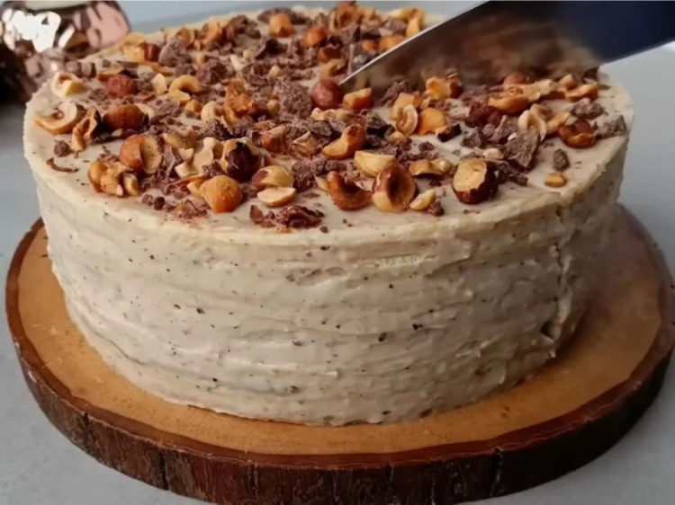 "Горіховий спокусник": рецепт домашнього торту із розкішним кремом без випікання в духовці
