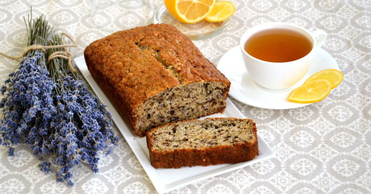 Спробуйте ніжний банановий хліб з горіхами — ароматний десерт, який тане в роті та готується за 10 хвилин 