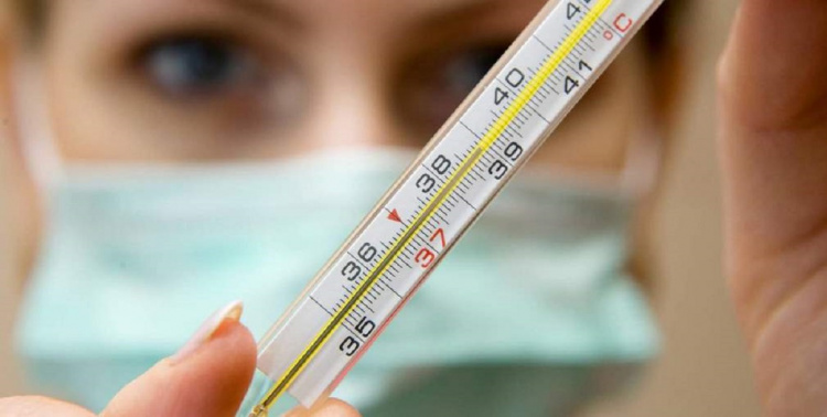 На Дніпропетровщині фіксують спад COVID-19 та ГРВІ: деталі тижня