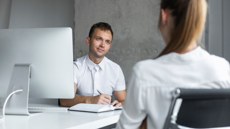 Ринок праці Дніпропетровщини: перелік найзатребуваніших професій у березні