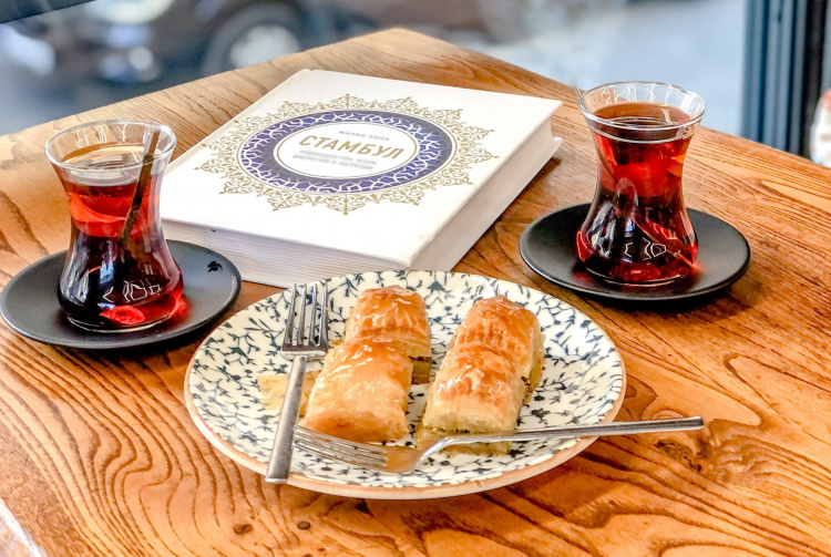 Смак Сходу на вашій кухні: рецепт двох турецьких десертів без духовки