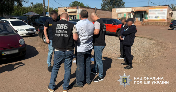 На Дніпропетровщині викрили п'ятьох ділків, що продавали водійські посвідчення