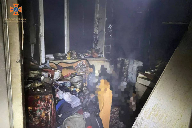 Пожежа в Кам'янському: Знайдено обгоріле тіло чоловіка в квартирі